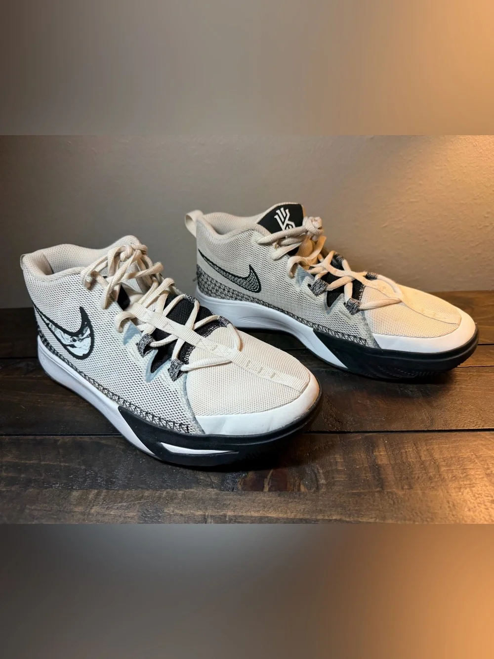 Kids Nike Kyrie Flytrap 6 GS 'White Black'.